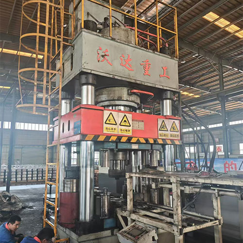 1000噸汽車(chē)輪轂沖壓成型液壓機(jī)