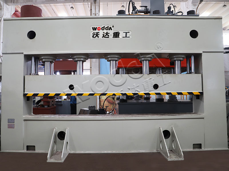 集裝箱頂板成型液壓機(jī)報價