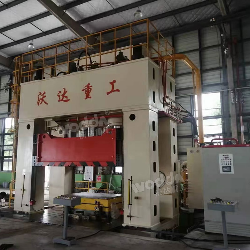 SMC整體衛(wèi)浴液壓機現場調試
