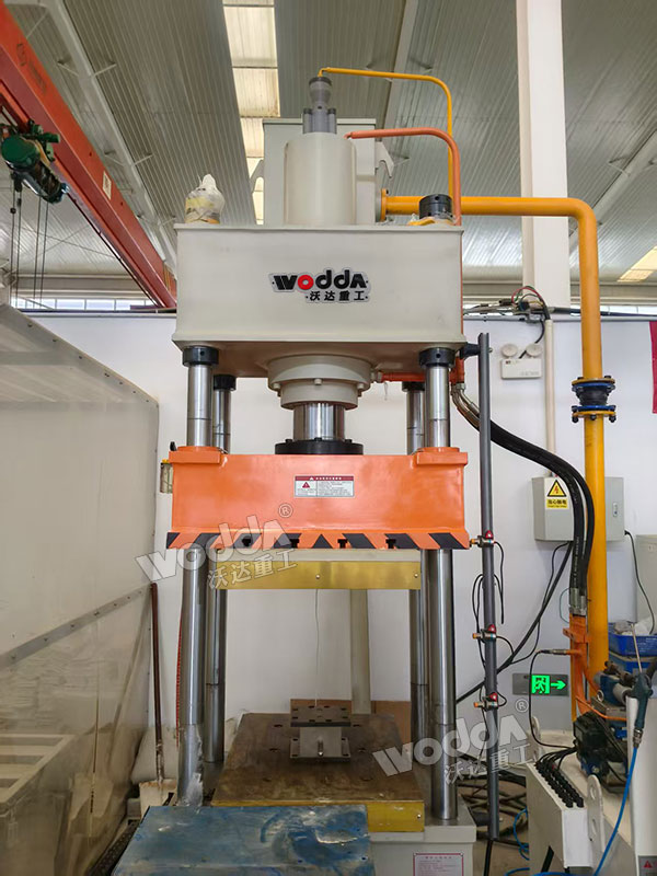 100噸四柱液壓機 100噸四柱液壓機