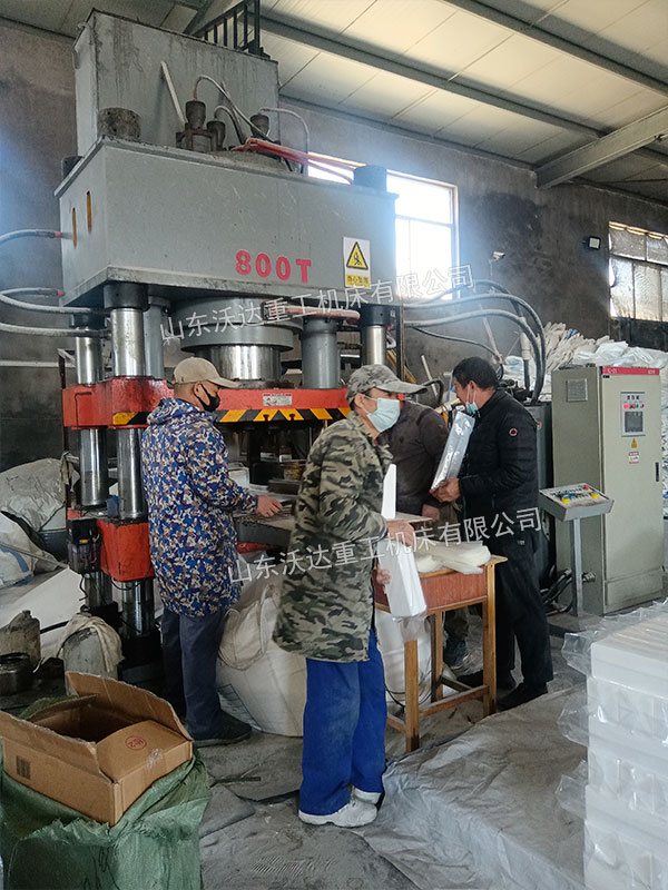 800噸鹽磚機(jī)